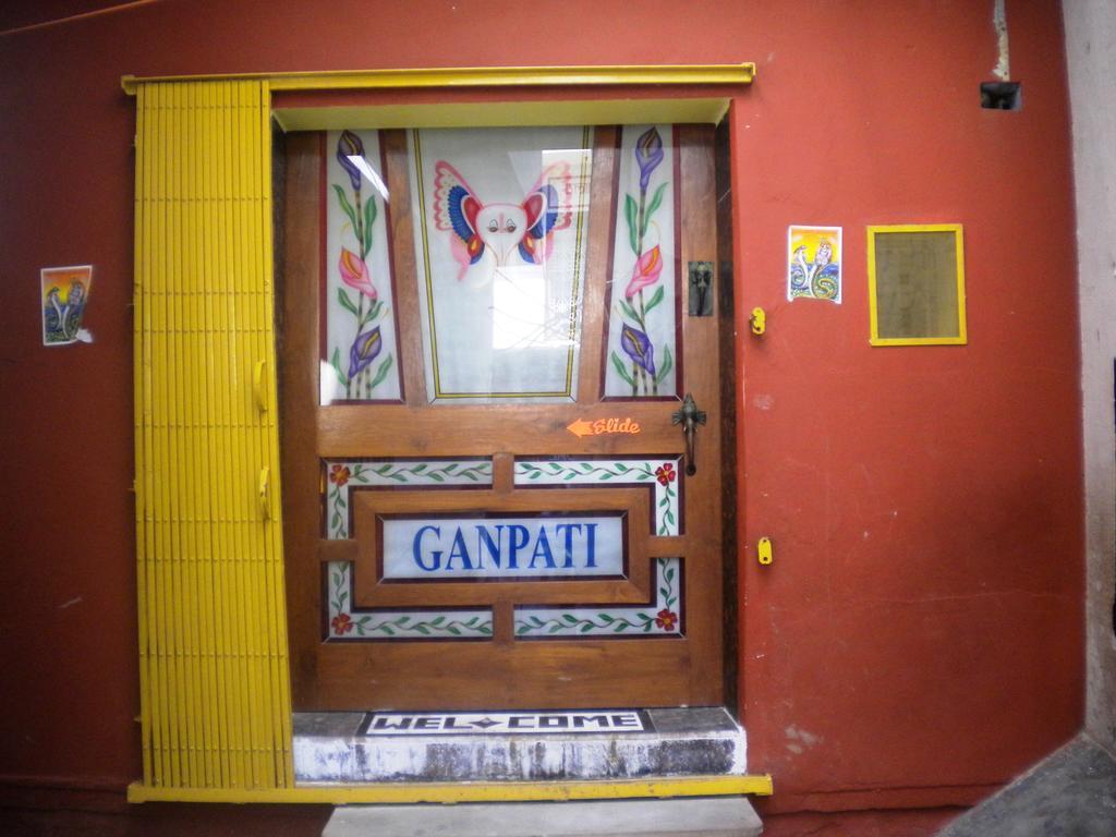 Ganpati Guest House Varanasi Dış mekan fotoğraf